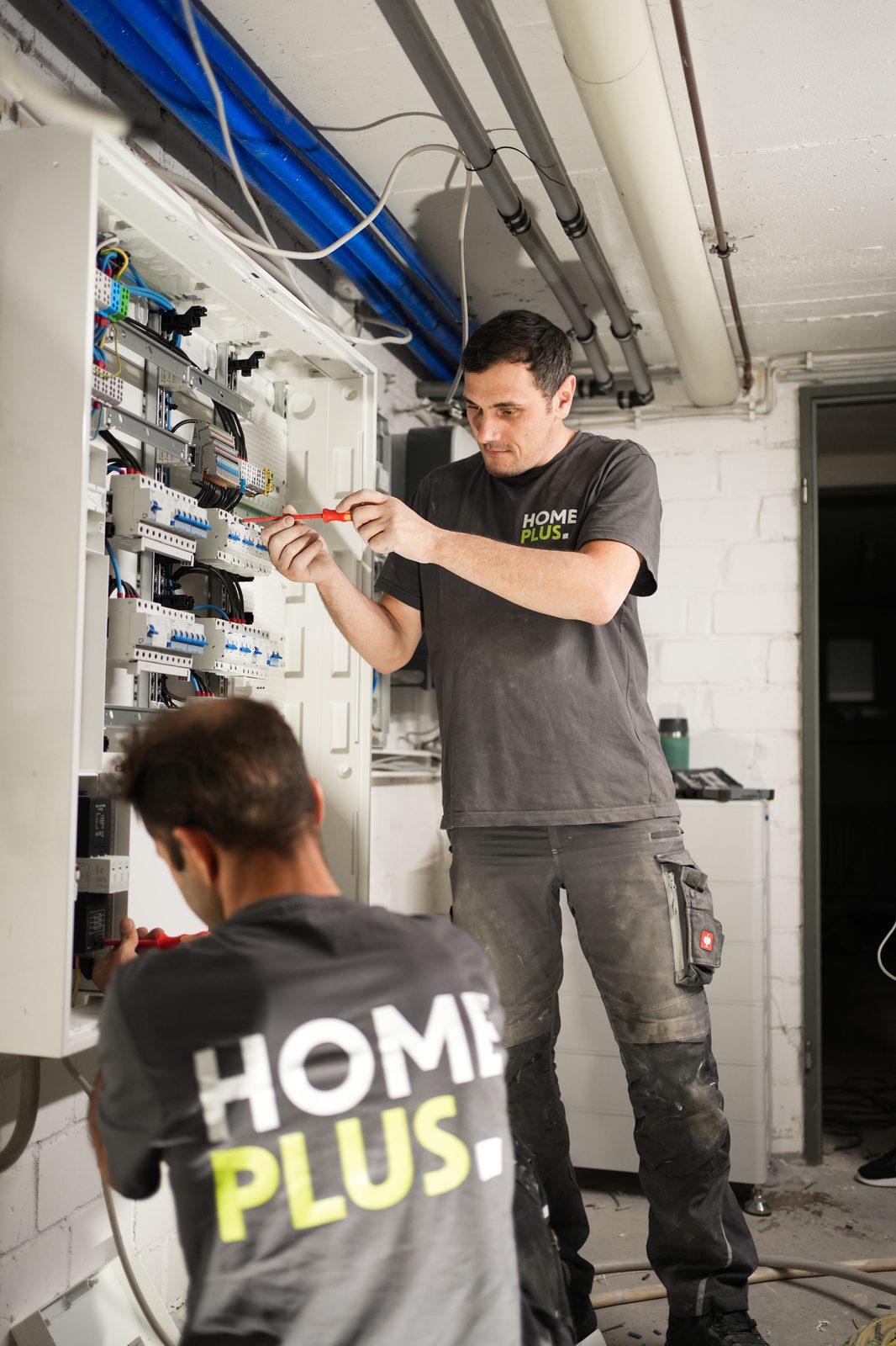 HomePlus Fachteam bei der Dachmontage