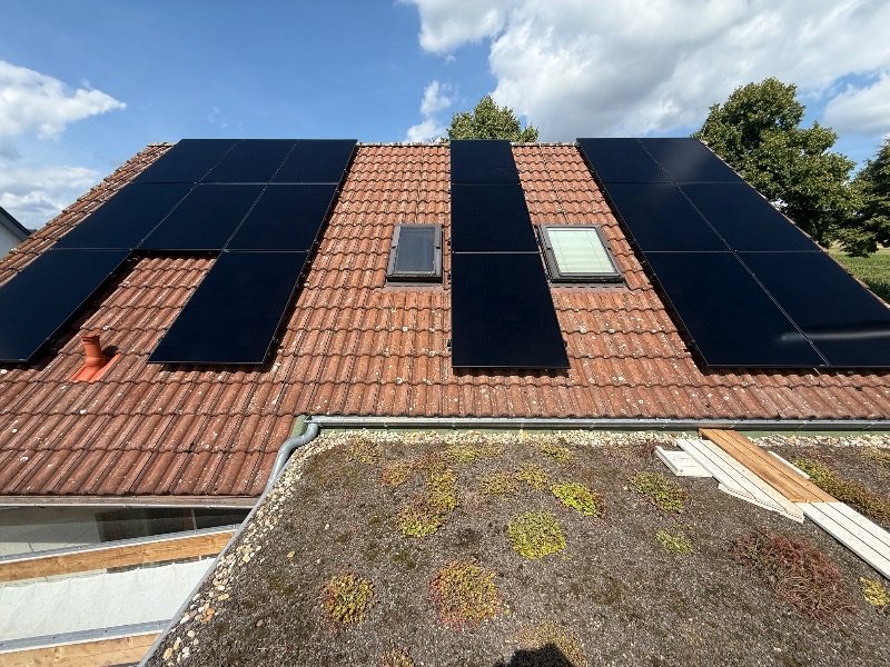 7,9-kWp-Anlage mit Speicher, Wallbox und FoxESS-Wechselrichter