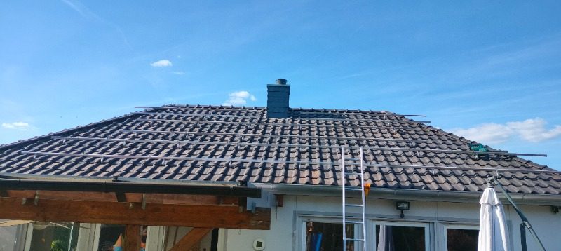 Unterkonstruktion während der Montage – Referenzprojekt in Bechtheim