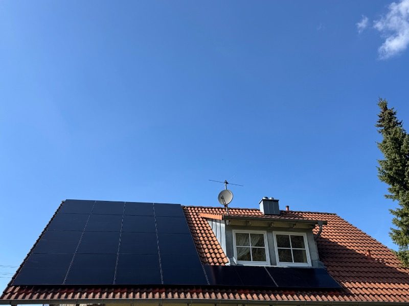 8,4-kWp-Anlage mit 18 Aiko-Modulen