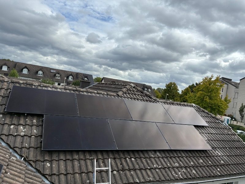 Kompakte 5,5-kWp-Anlage mit FoxESS-Wechselrichter