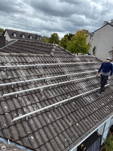Unterkonstruktion während der Montage – Referenzprojekt in Bonn