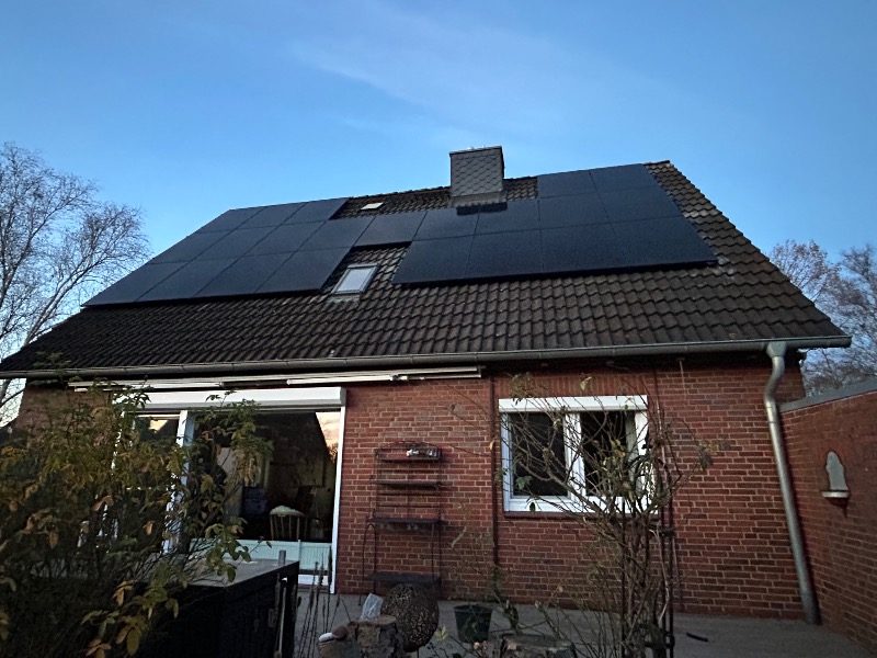 22 Module auf dem Schrägdach, 10,1 kWp