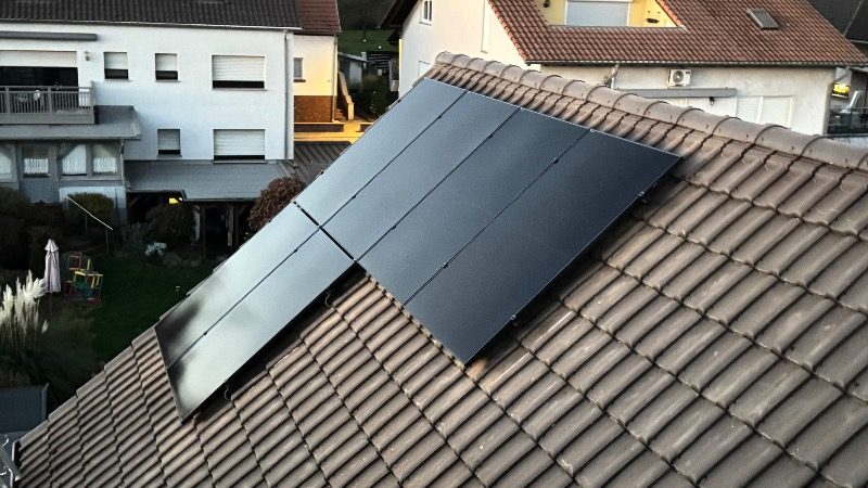 Fertig installierte Photovoltaik-Module – Referenzprojekt in Dillingen/Saar
