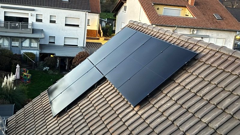 Fertig installierte Photovoltaik-Module – Referenzprojekt in Dillingen/Saar