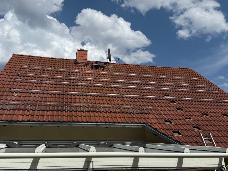 Unterkonstruktion während der Montage – Referenzprojekt in Dresden