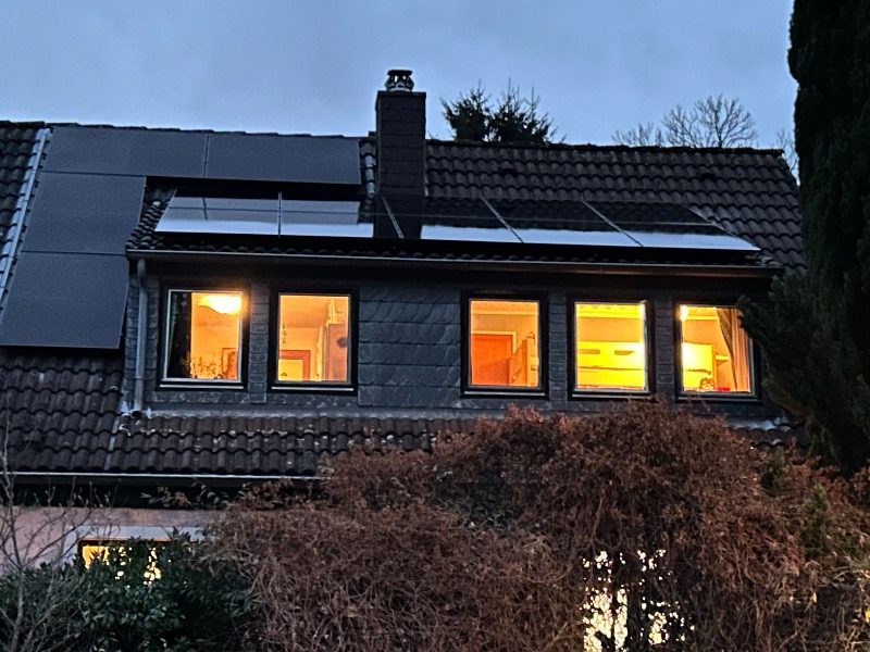 13,3 kWp mit 29 Modulen und EQ5000-Speicher