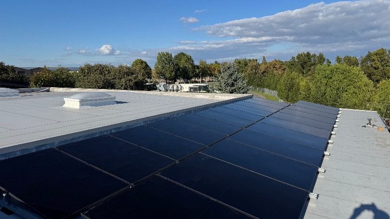 Flachdach mit 10,1 kWp, Speicher und neuem Zählerschrank