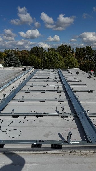Unterkonstruktion während der Montage – Referenzprojekt in Grimma