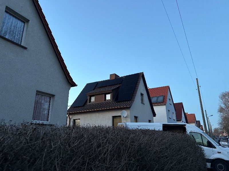 Schrägdach-Anlage mit 16 Modulen und neuem Zählerschrank