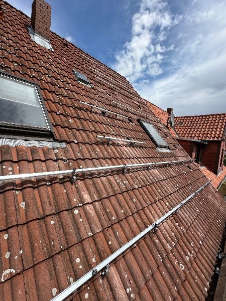 Unterkonstruktion während der Montage – Referenzprojekt in Hildesheim