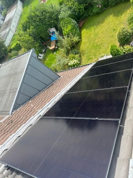 Flachdach-Anlage mit 10,45 kWp, Speicher und neuem Zählerschrank