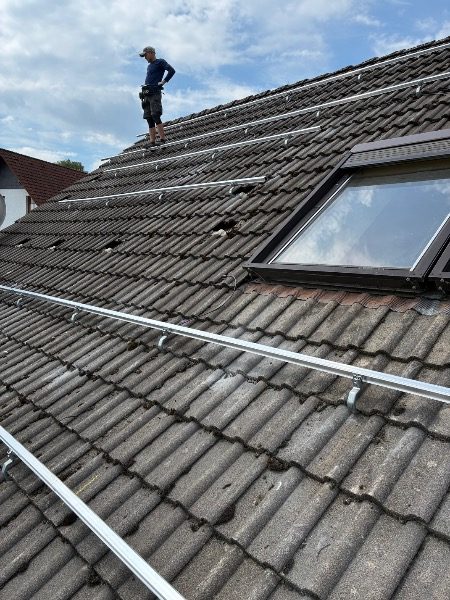 Unterkonstruktion während der Montage – Referenzprojekt in Neunkirchen-Seelscheid