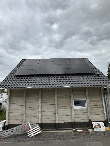 7,2-kWp-Anlage mit FoxESS-Hybridwechselrichter