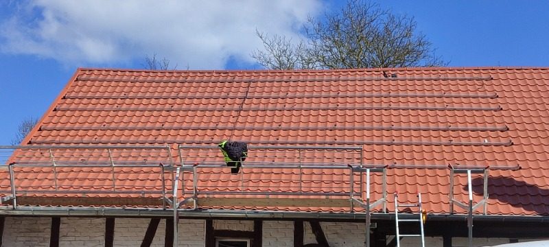 Unterkonstruktion während der Montage – Referenzprojekt in Ringgau