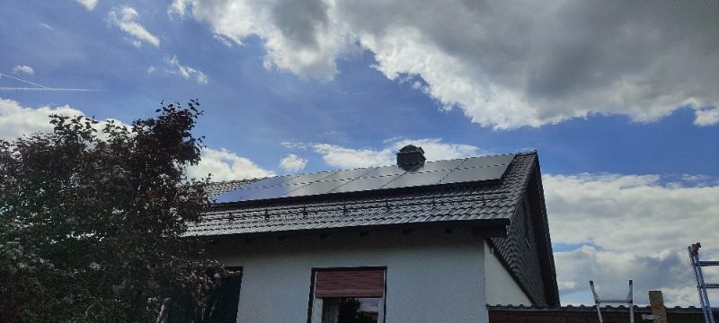 12,6 kWp mit 28 Modulen, Speicher und FoxESS-Wechselrichter