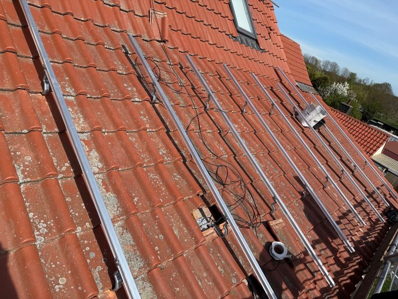 Unterkonstruktion während der Montage – Referenzprojekt in Selke-Aue