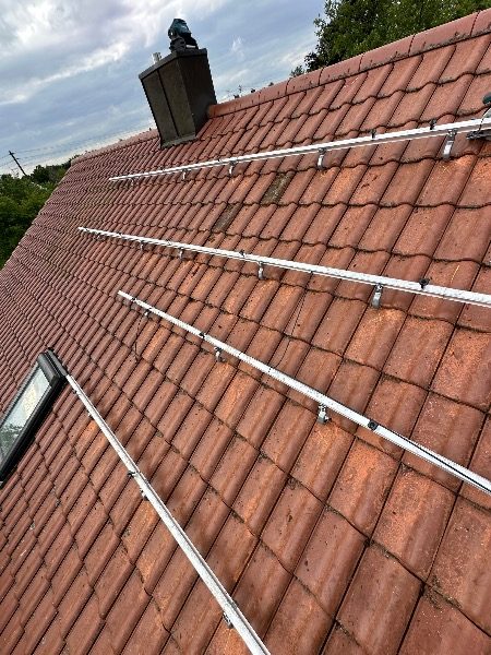 Unterkonstruktion während der Montage – Referenzprojekt in Untermeitingen