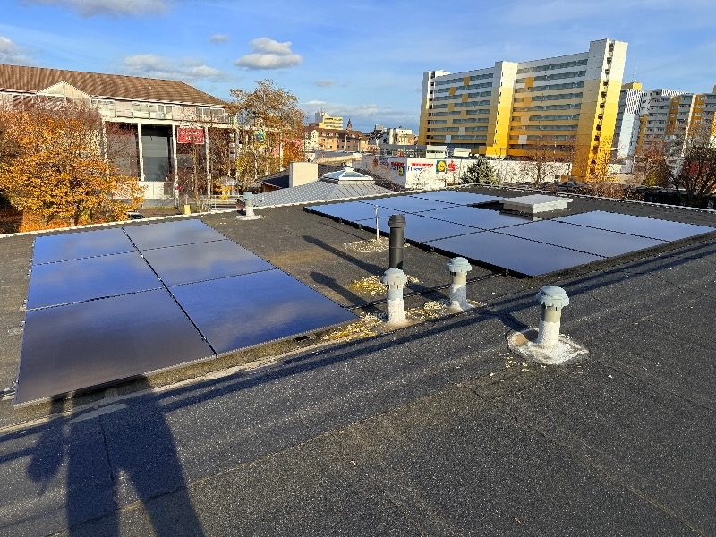 Fertig installierte Photovoltaik-Module – Referenzprojekt in Wesseling