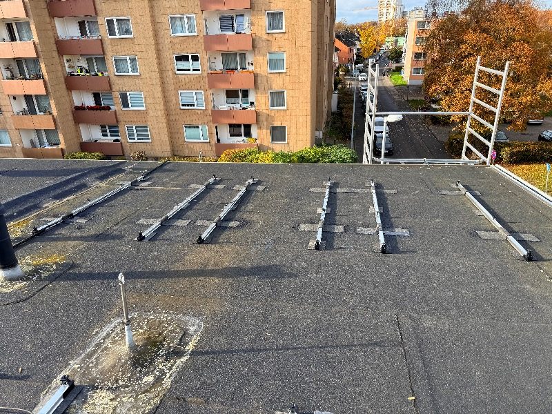 Unterkonstruktion während der Montage – Referenzprojekt in Wesseling